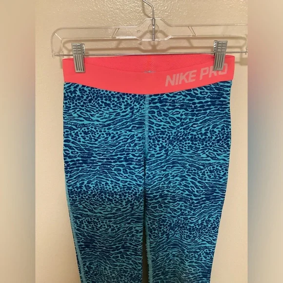 ✨Nike Pro Cheetah Print Leggings Size M - Picture 3 of 9